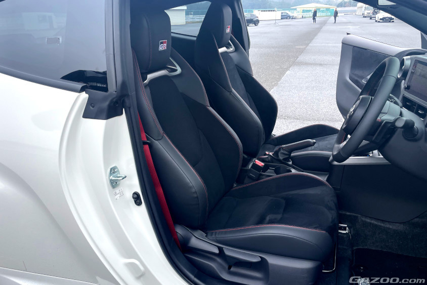 トヨタ・GRヤリスの運転席