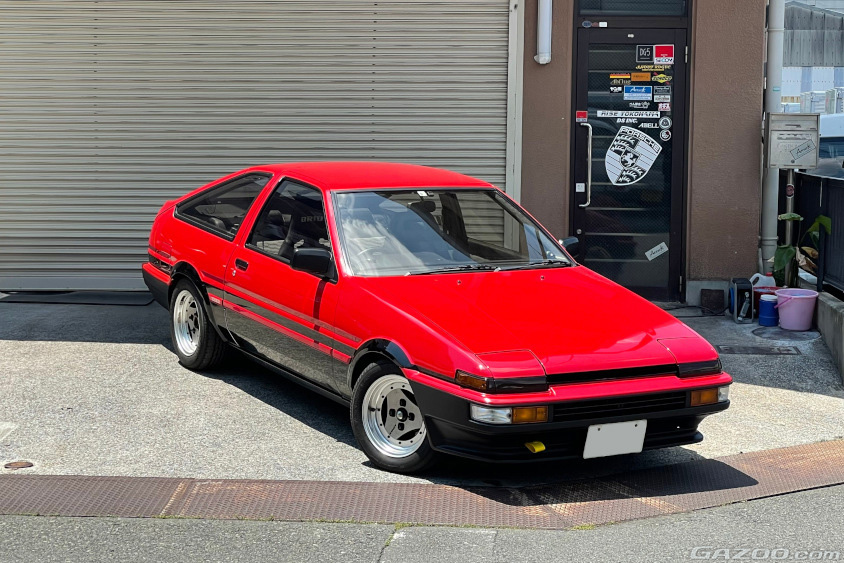 トヨタ・スプリンタートレノ　AE86　赤パン