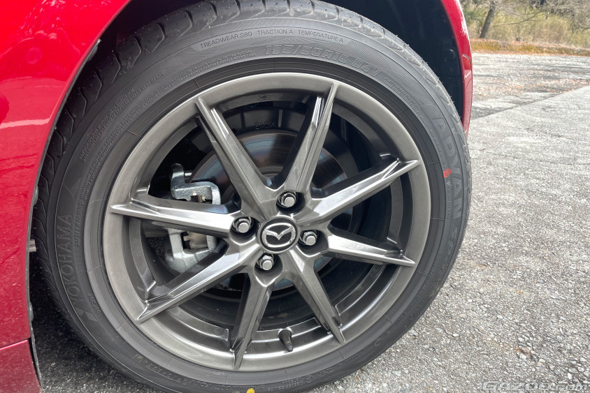 マツダ・ロードスターの大幅改良モデル(ND型)の16インチホイール