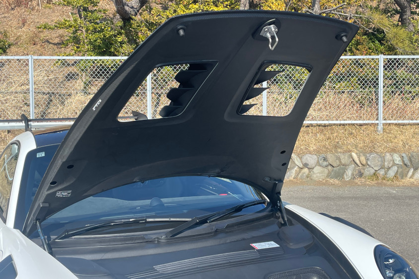 ポルシェ 911 GT3 RSのカーボンのボンネット