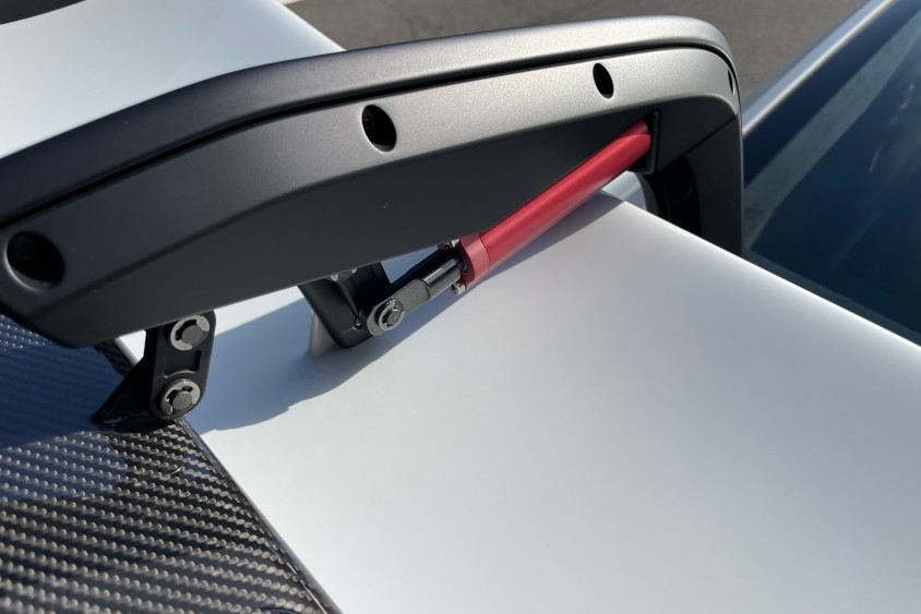 ポルシェ 911 GT3 RSのスワンネックのリアウイング