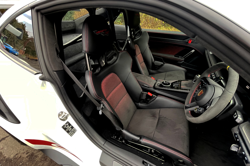 ポルシェ 911 GT3 RSのカーボンシート