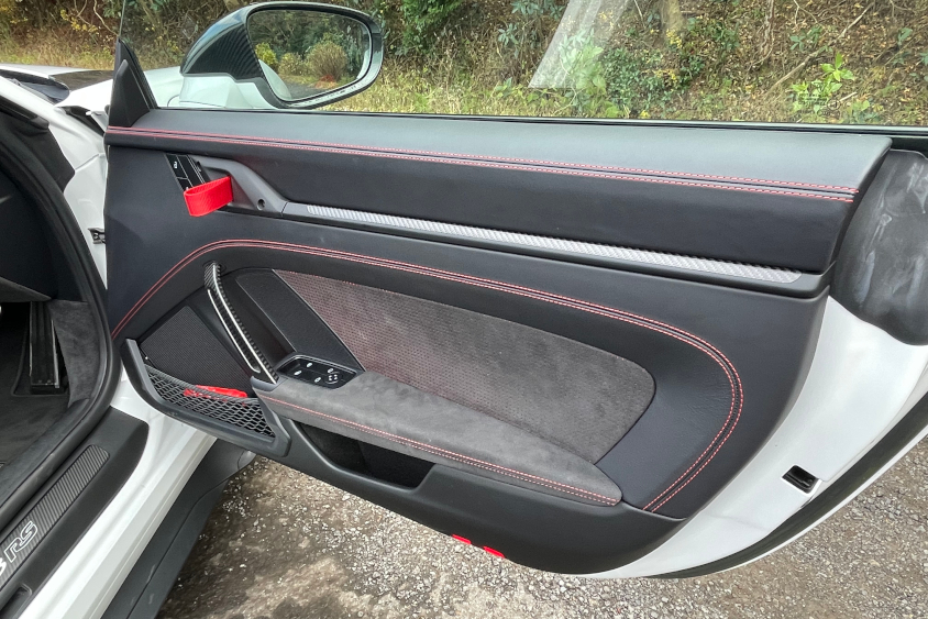 ポルシェ 911 GT3 RSのドア