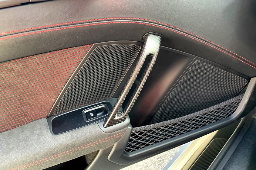 ポルシェ 911 GT3 RSのドアの内張り