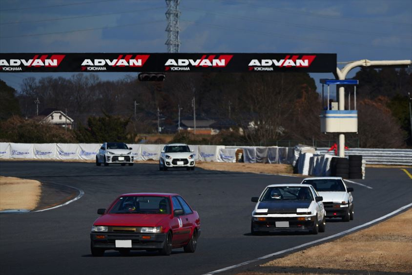 ボロはち倶楽部 走行会の走行の様子