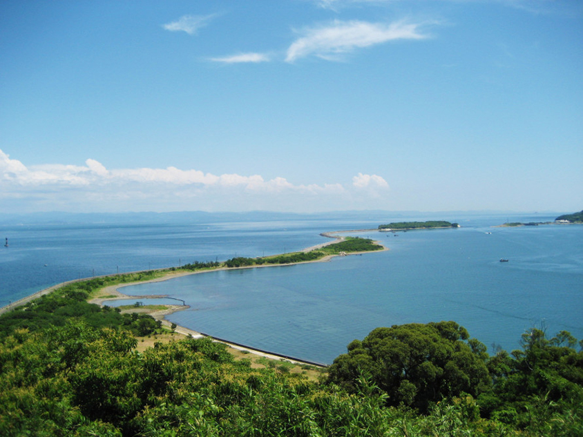 島おすすめの絶景スポット 細長い砂洲が続く淡路橋立へドライブ 兵庫県洲本市 トヨタ自動車のクルマ情報サイト Gazoo 島おすすめの絶景スポット 細長い砂洲が続く淡路橋立へドライブ 兵庫県洲本市 トヨタ自動車のクルマ情報サイト Gazoo