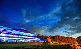 ライトアップでますますフォトジェニック！話題の北沢浮遊選鉱場へ行こう　新潟県佐渡市