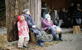 リアルな表情の人形たちが暮らす山里！天空の村・かかしの里へドライブ　徳島県三好市