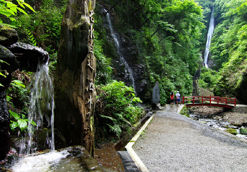 名水が流れ落ちる清らかスポット！洒水の滝へドライブ 神奈川県山北町 | クルマ情報サイトｰGAZOO.com