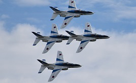 大迫力のアクロバット飛行！ブルーインパルスを見に行こう　宮城県東松島市