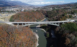 天竜川や飯田線をまたぐ迫力の天龍峡大橋！秋の名勝をドライブしよう　長野県飯田市