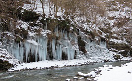 天然の氷柱は圧巻！厳しい寒さが生み出す氷のアートを見に行こう　埼玉県秩父市