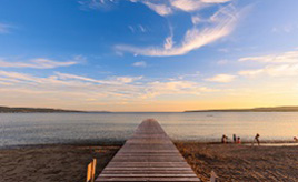 真野湾をひとり占め！さえぎるものが何もない海一望の絶景桟橋　新潟県佐渡市