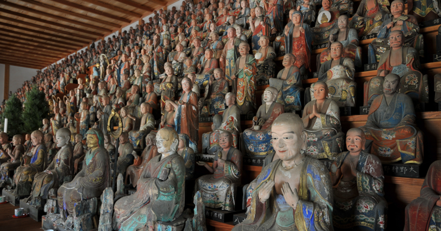 その数500体以上！さまざまな表情の羅漢像が並ぶ「五百羅漢」 兵庫県