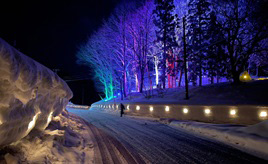闇夜に浮かぶ炎の回廊!豪雪地帯ならではのイベント「中津川雪祭り」 山形県飯豊町