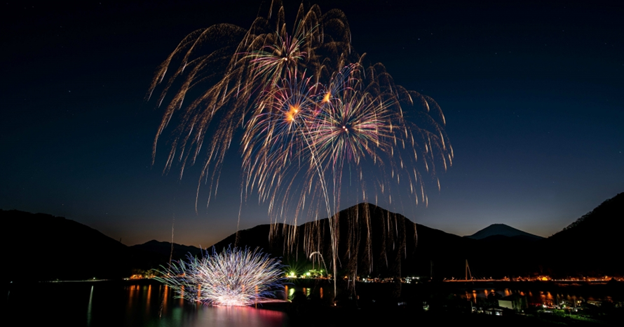 花台 湖面に映える大輪の花！花火や滝、温泉をめぐる夏のドライブ 神奈川県