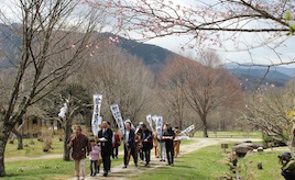 伝承行事「春風まつり」で春を呼び込む！遠野ジンギスカン＆直売所めぐりドライブ　岩手県遠野市