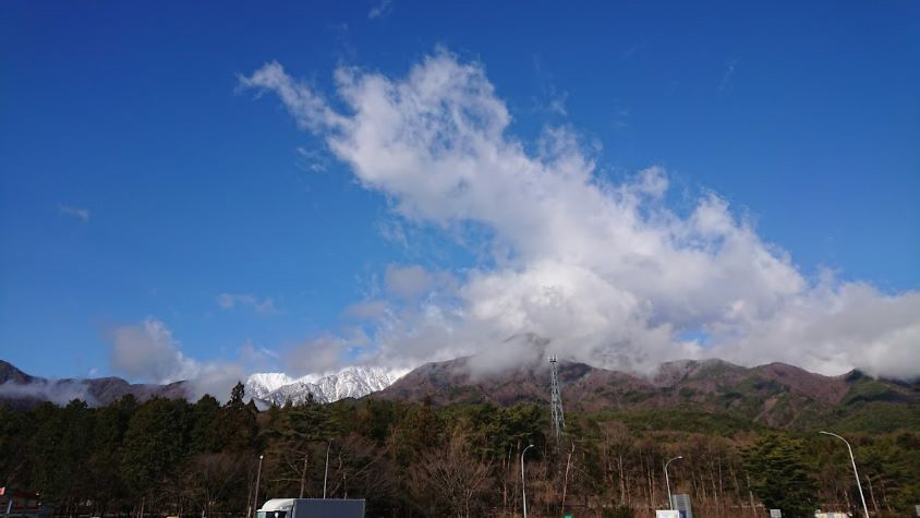 中央自動車道下り線　駒ヶ岳SAからみえる中央アルプスの山々