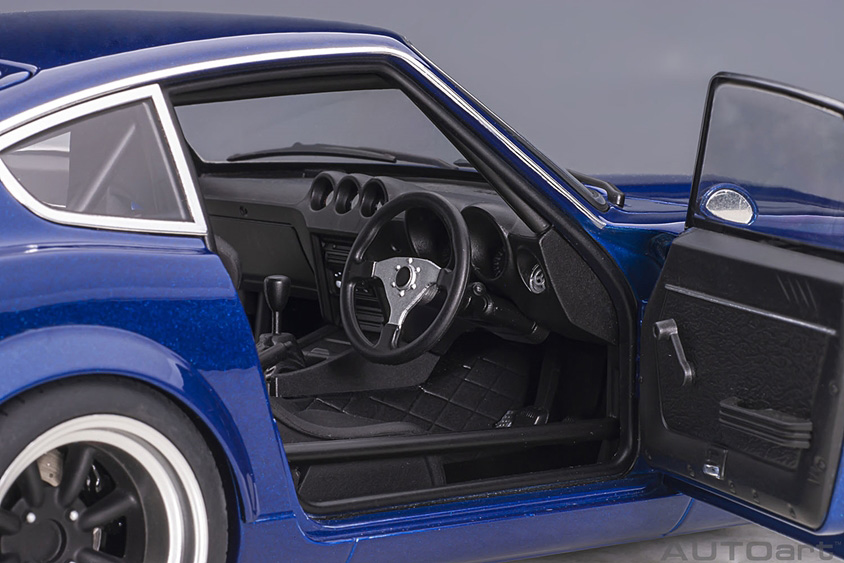 1 18スケール 日産フェアレディz S30 湾岸ミッドナイト 悪魔のz 連載開始30周年記念モデル トヨタ自動車のクルマ情報サイト Gazoo