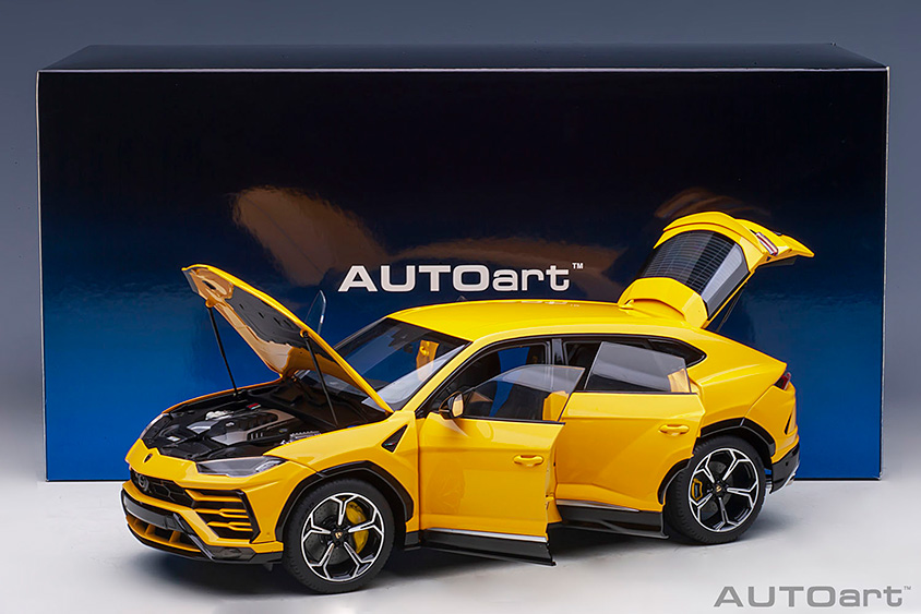 1/18スケールのミニカー 「ランボルギーニ ウルス」（A100-47323 