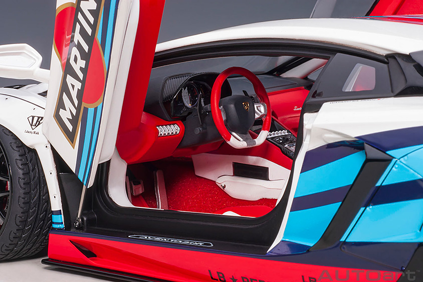 1/18スケール 「ランボルギーニ アヴェンタドール」室内