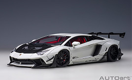 【ミニカー】日本発のカスタムブランド、リバティーウォークにカスタムされたランボルギーニ　アヴェンタドール