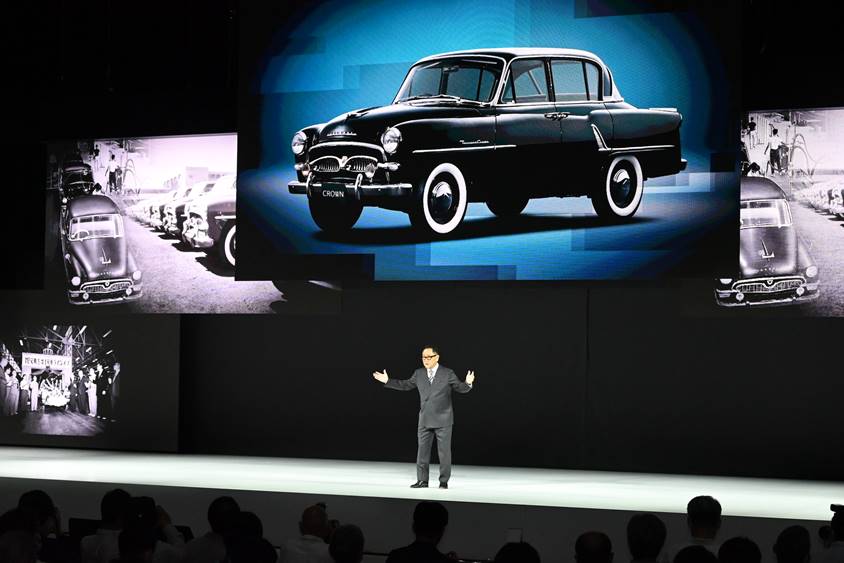 16代目新型クラウンのワールドプレミア