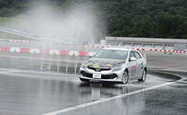 トヨタ交通安全センター・モビリタ／総合トレーニングⅡ、ドラテクの基本を磨く