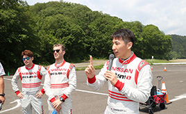 NISMOドライビングアカデミー　豪華講師陣からドライビング技術を基礎から学ぶ