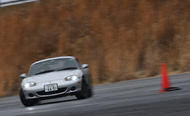 砂子塾　限界超えトレーニング、タイヤの限界とクルマの特性を学ぶ