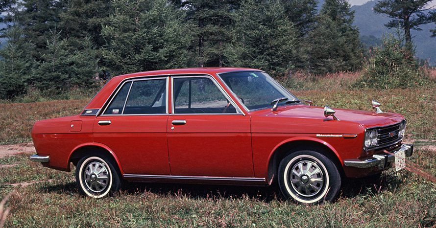 ダットサン 510ブルーバード SSS用 当時モノ純正ホーンパッド ダットサン 510ブルーバード SSS用 当時モノ純正ホーンパッド Yahoo