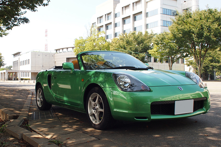 とてもフツーで超ぜいたくトヨタMR-S・・・懐かしの名車をプレイバック