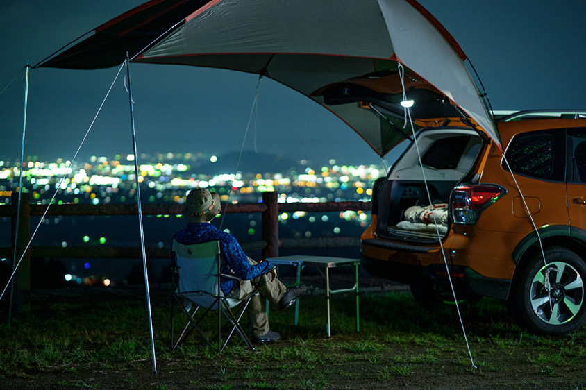 夜景撮影スポットにて撮影中。風景写真家の「今浦友喜」さん