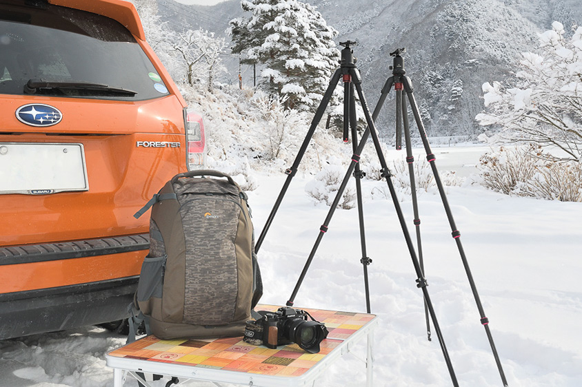 今浦カメラマンが使う三脚　マンフロット