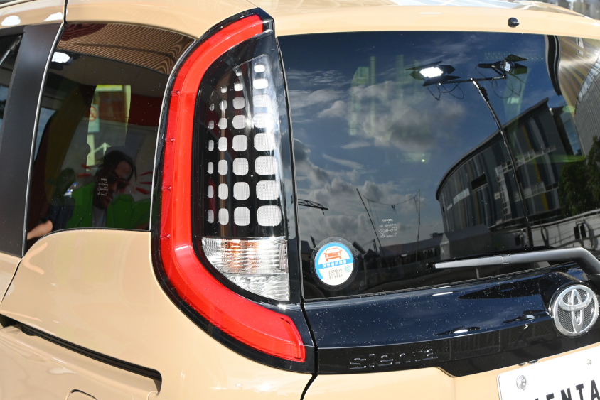 特徴的なリアのコンビネーションランプ