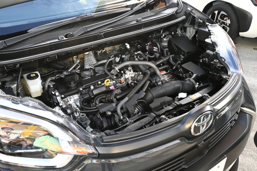 新型シエンタ ハイブリッド Zのエンジンルーム