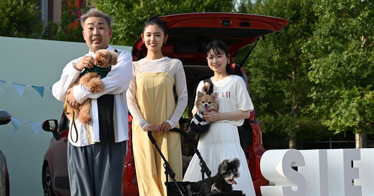 新型シエンタ 発表会 重盛さと美さん 私の愛犬は変態 トヨタ自動車のクルマ情報サイト Gazoo