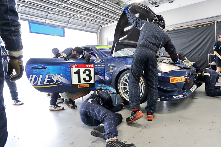 クルマ好きfile S耐 Rd 1富士 エンドレス 寝ても覚めても頭の中はs耐でいっぱい 若き担当者が挑む最高のパーツ開発 トヨタ自動車のクルマ 情報サイト Gazoo