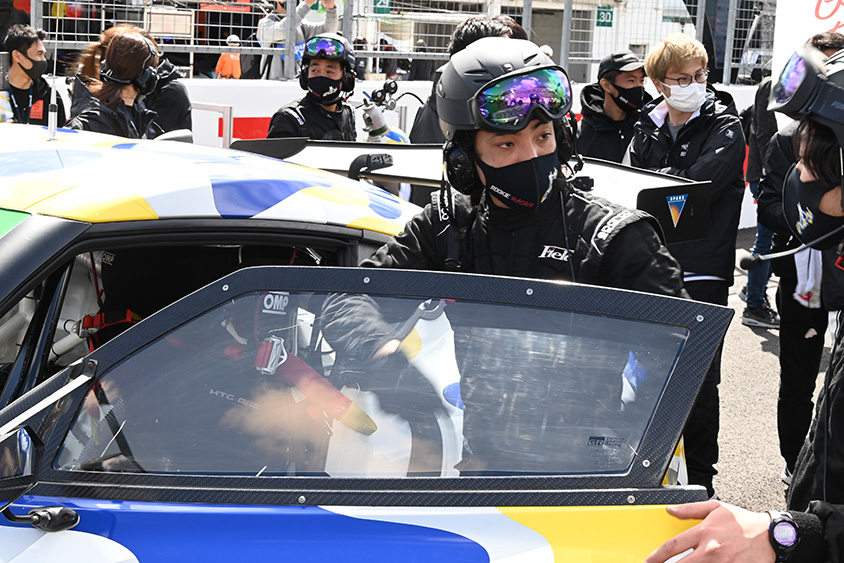 フィールドモータスポーツのメカニック神谷至郎さん