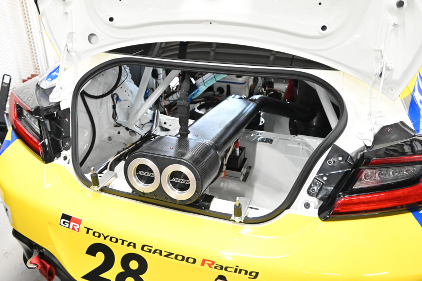 ORC ROOKIE GR86 CNF Conceptのリアと給油口