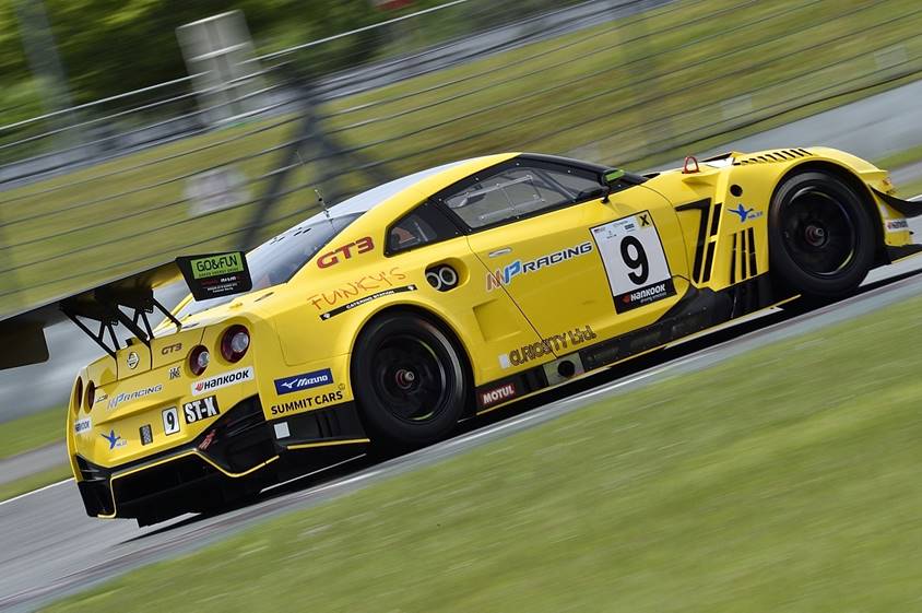 9号車　MP Racing GT-R