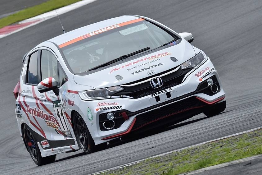 11号車 アンビシャスレーシング FIT