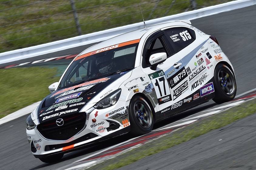 17号車 DXLアラゴスタNOPROデミオ