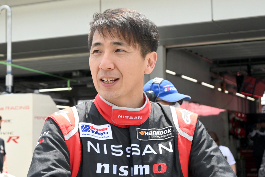 230号車Nissan Z Racing Conceptをドライブする松田次生選手