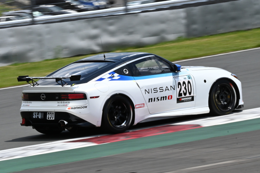 230号車Nissan Z Racing Conceptの右リア