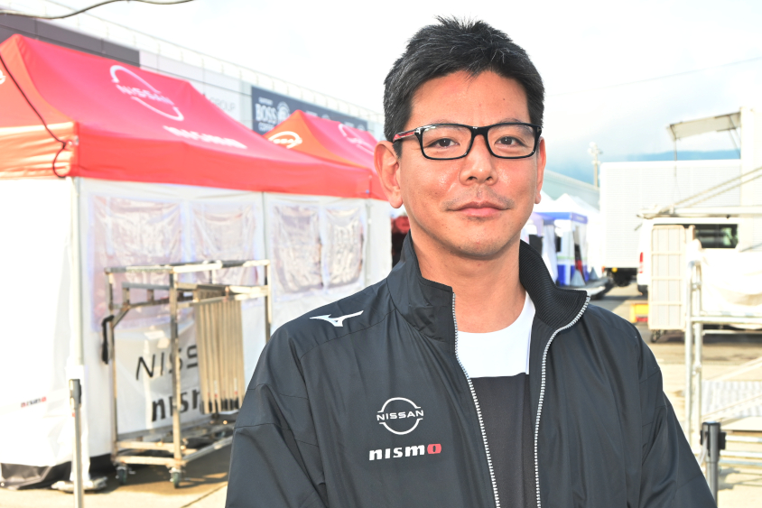 244号車Nissan Z Racing Conceptをドライブする田中徹選手