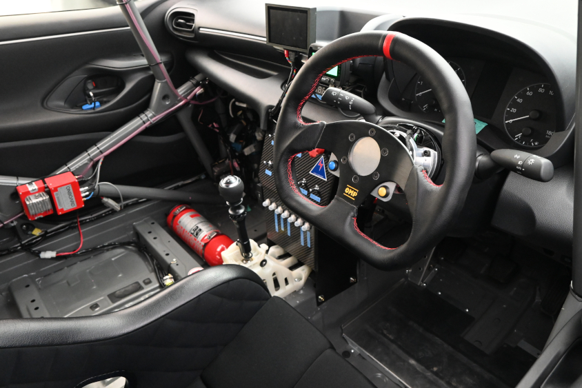 スーパー耐久 ST-5クラス 5号車 THE BRIDE YARISのコクピット