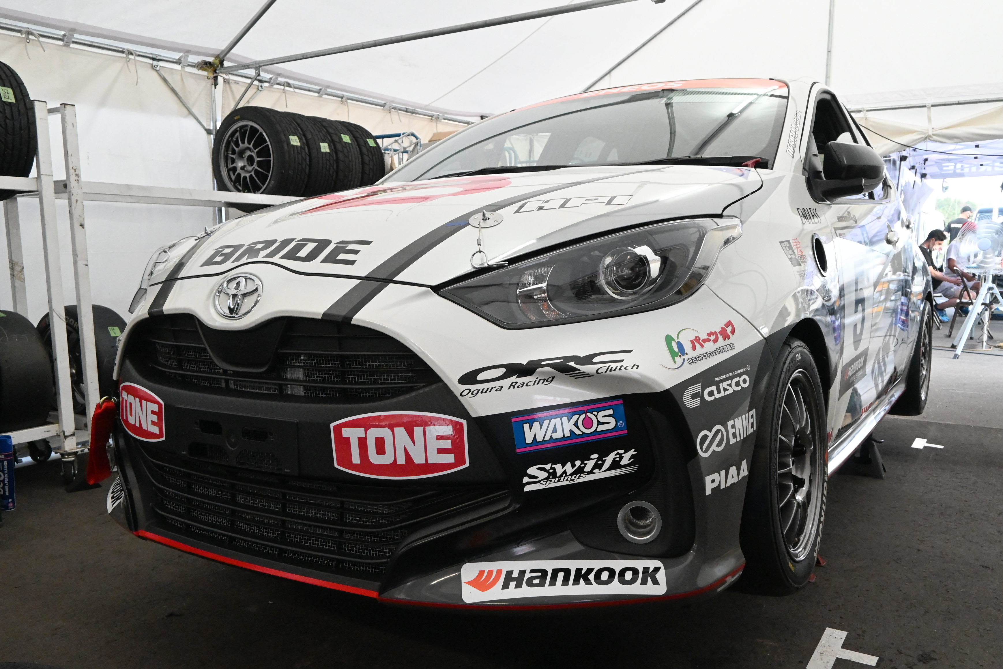 スーパー耐久 ST-5クラス 5号車 THE BRIDE YARISのフロント