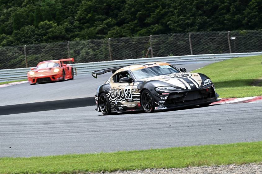 スーパー耐久第4戦オートポリス 38号車 muta Racing GR SUPR