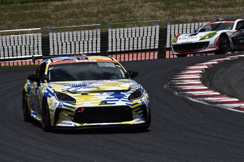 スーパー耐久第4戦オートポリス 28号車 OORC ROOKIE GR86 CNF Concept